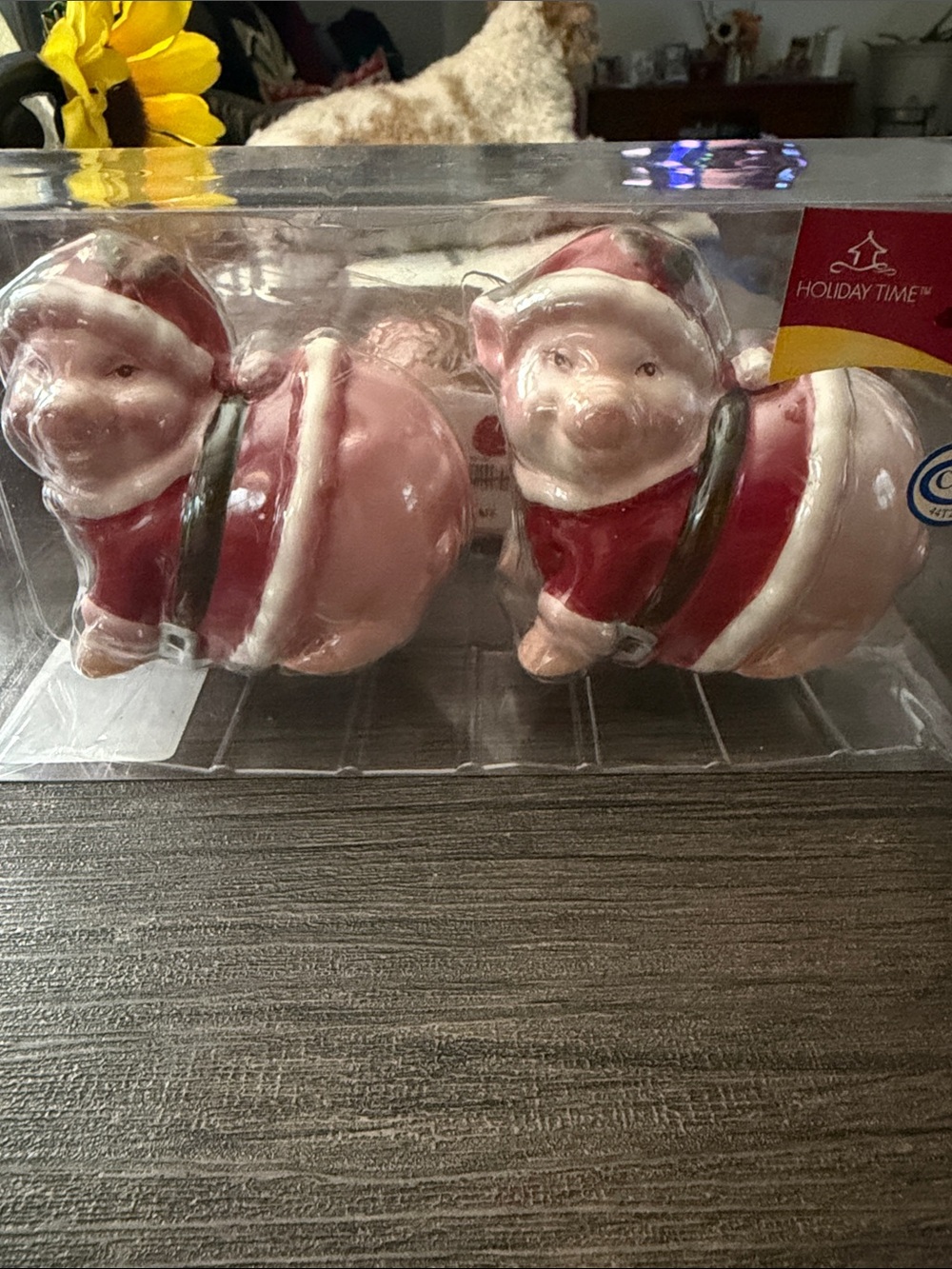 Holiday Time Pink and White Santa Pig Duo salt and pepper shakers